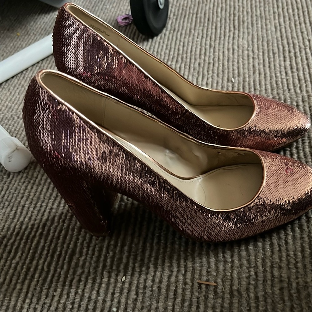 Ladies pink sequin pumps Betsy Johnson